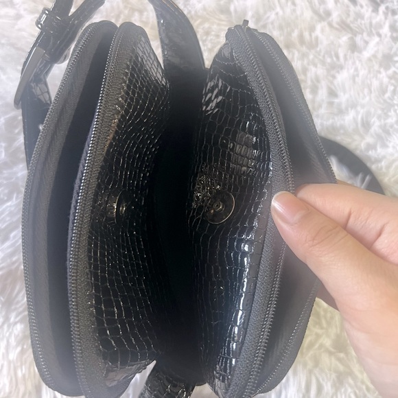 SAS Black Alligator Patent Leather Handbag Adjustable Crossbody Purse USA KeyFob - Picture 5 of 7